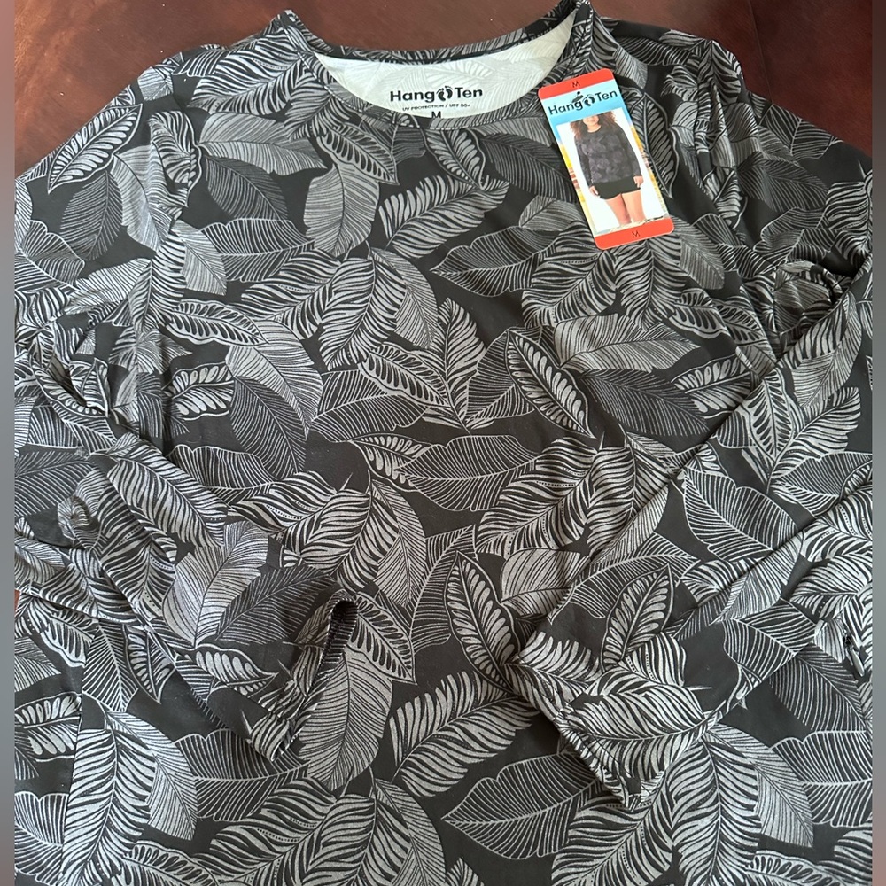 NWT Hang Ten Long Sleeved Sun Protection Tee Shirt Black Leaves Medium